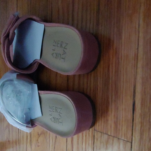 Shoes brand new with original box 30 by 12 by 11 C - Picture 3 of 4